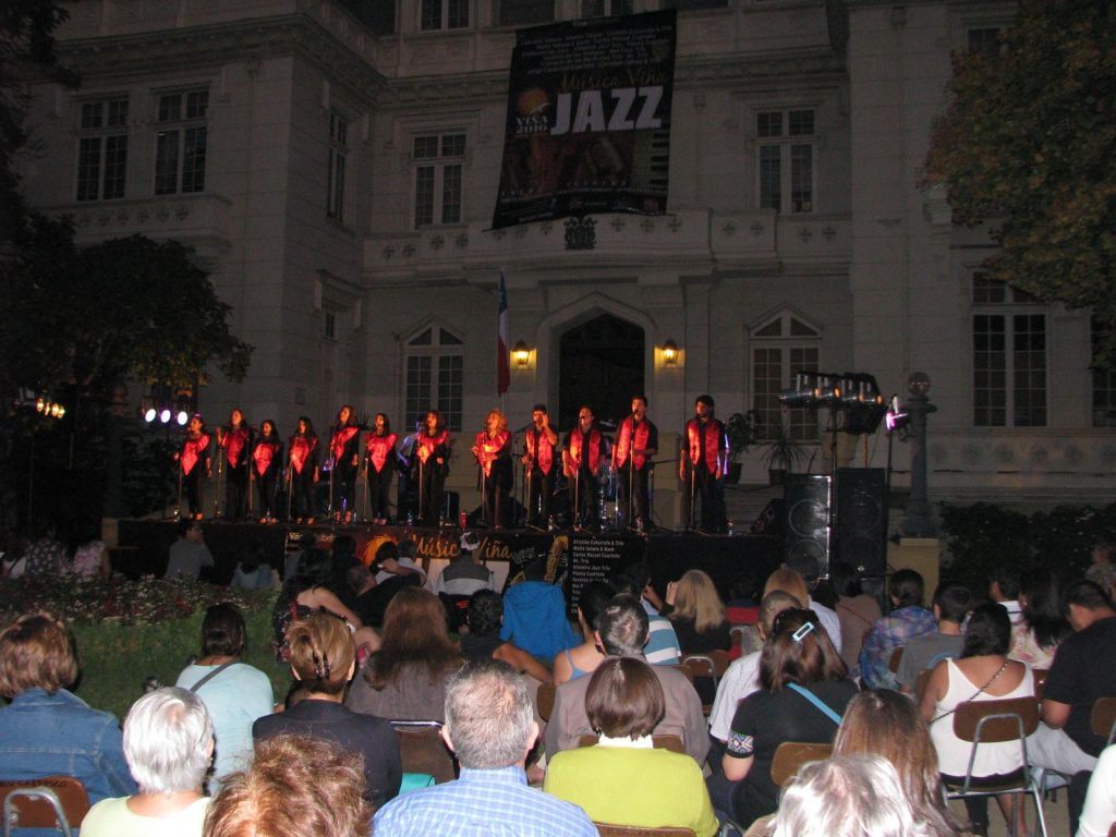 Imagen principal: MASIVA ASISTENCIA DE PÚBLICO REGISTRÓ CONCIERTO FUSIÓN GÓSPEL EN EL PALACIO CARRASCO