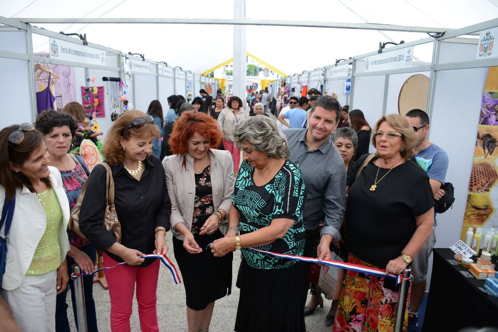 Emprendedoras locales ofrecen atractiva variedad de productos, apoyados por la Municipalidad de  Viña del Mar