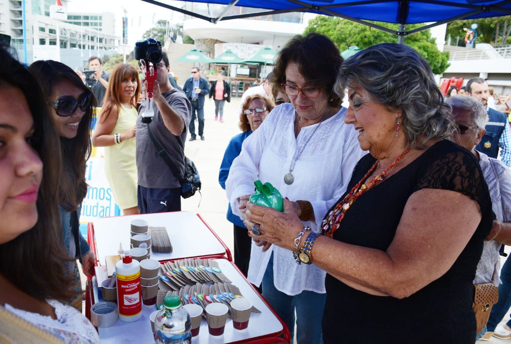 Imagen principal: Municipio de Viña del Mar apoya Campaña “Playa sustentable” que se desarrollará durante febrero en Caleta Abarca