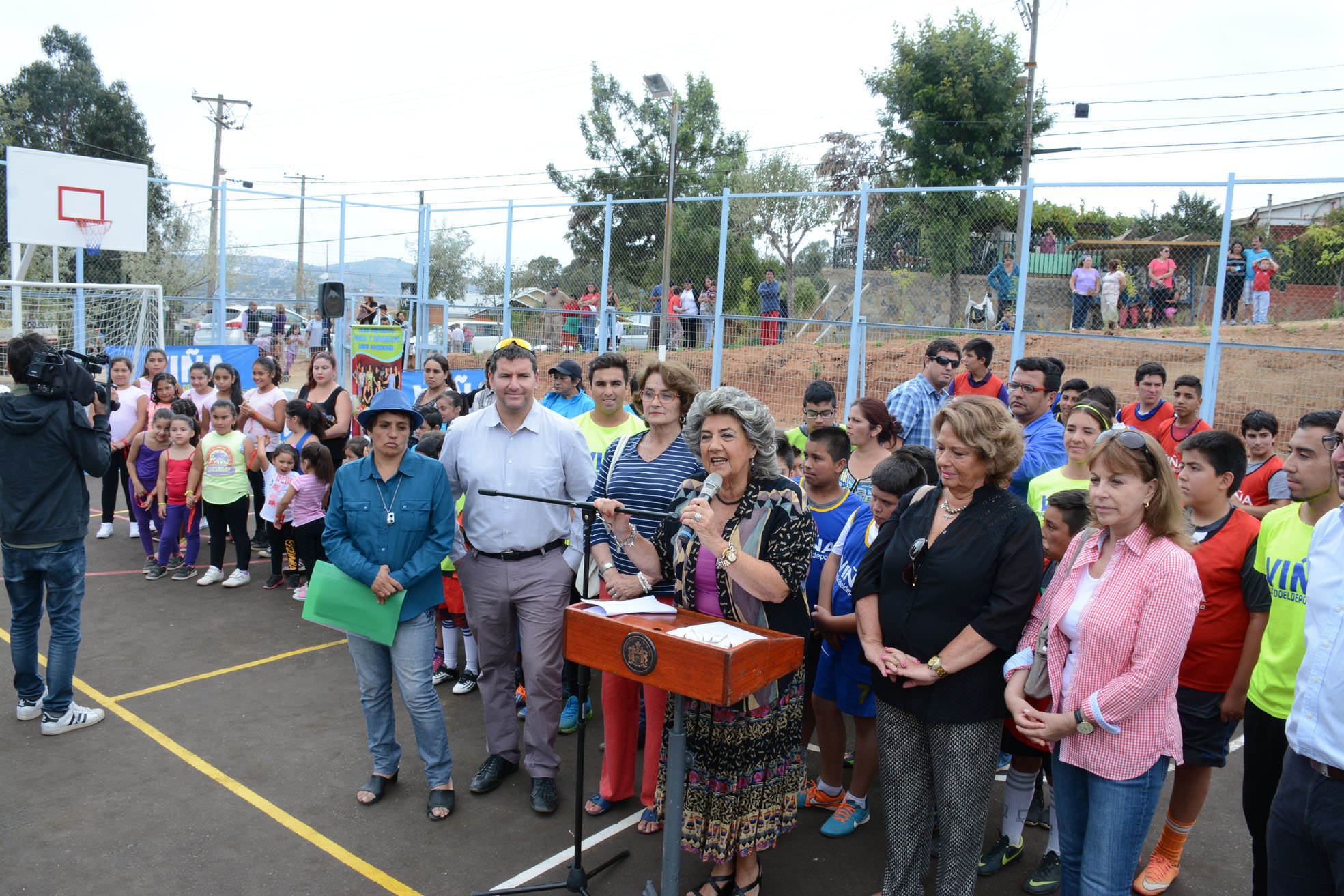 Remodelada multicancha René Schneider de Chorrillos fue entregada por alcaldesa Virginia Reginato