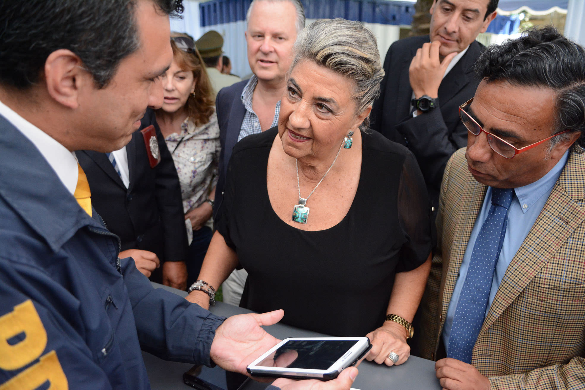 Unidades de Carabineros y PDI temporales en la Quinta Vergara fueron inauguradas por alcaldesa Virginia Reginato