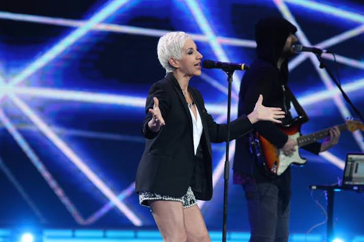 Tradicionales baladas hicieron vibrar a la Quinta en segunda jornada de Viña 2016