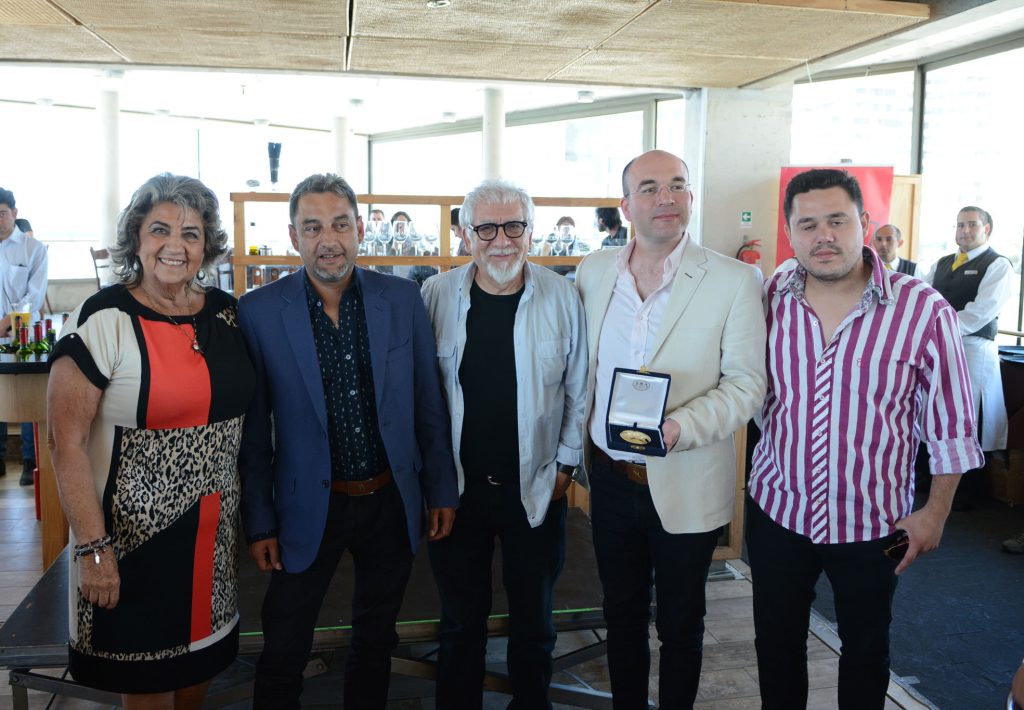 Imagen principal: Competidores del Festival Viña 2016 recibieron reconocimientos de la SCD