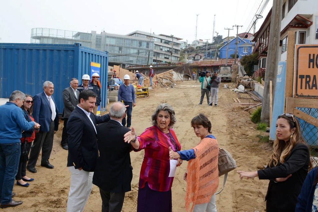 Construcción de nueva vía en Reñaca presenta cerca de un 50 % de avance