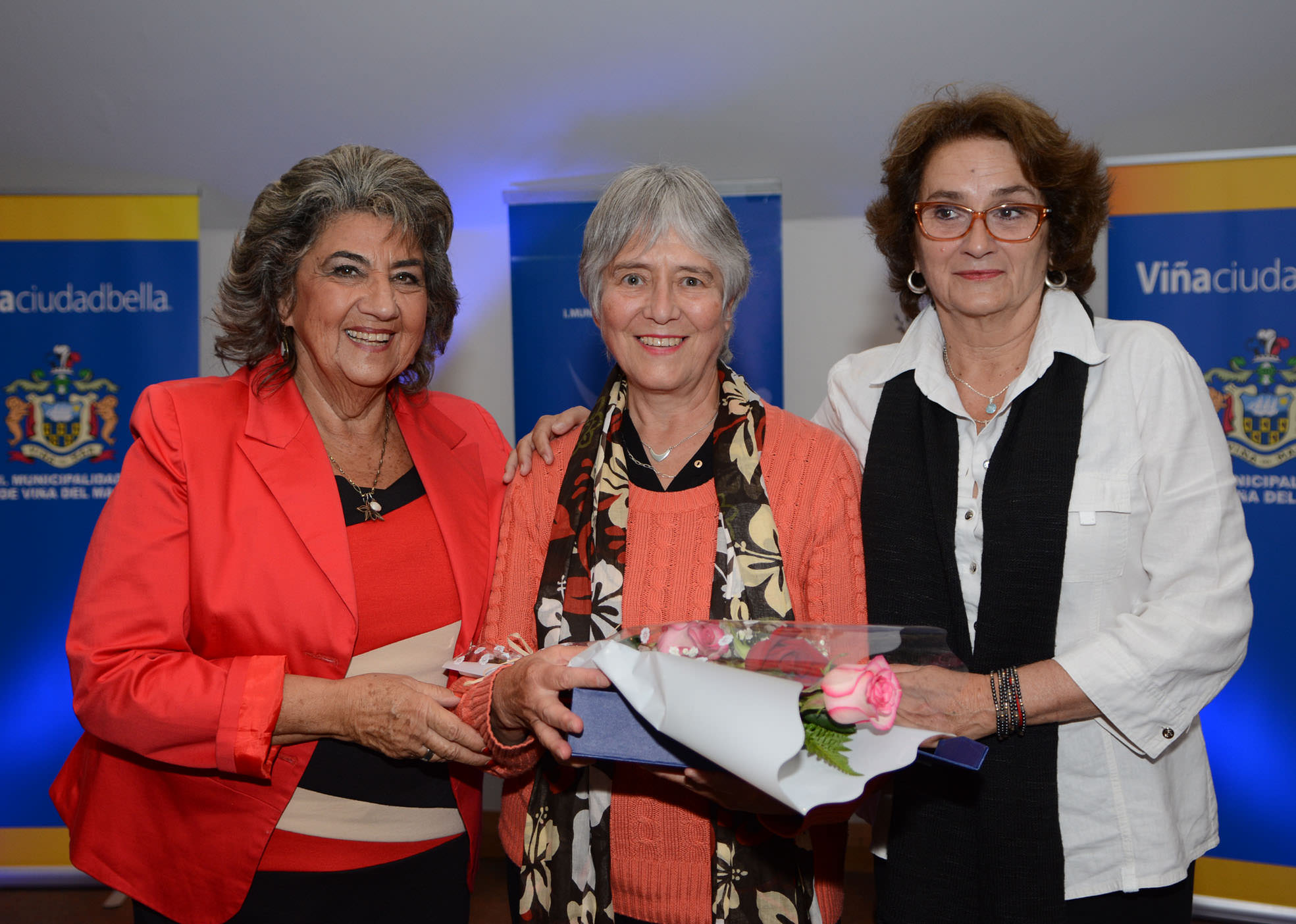 Municipio de Viña del Mar reconoció a 10 destacadas mujeres de la comuna