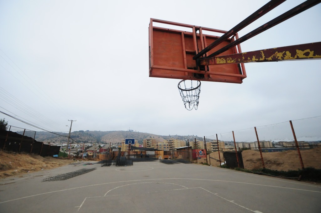 Vecinos de Reñaca Alto contarán con nueva multicancha para actividades deportivas.