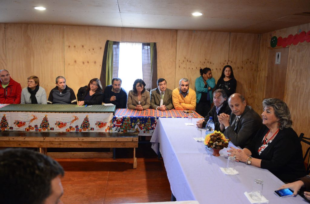 Imagen principal: Alcaldesa Virginia Reginato e intendente abordan en terreno soluciones para campamento Felipe Camiroaga