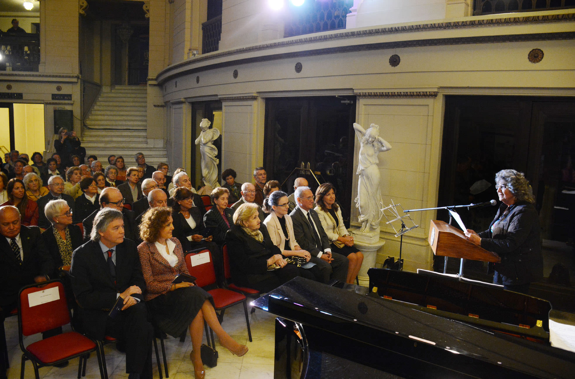 Concierto lírico griego inició VII temporada de música en el foyer del Teatro Municipal de Viña del Mar