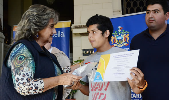 Masiva participación de jóvenes viñamarinos tuvo concurso de fotografía digital