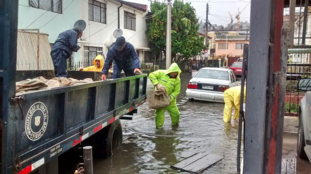 Imagen principal: Municipalidad de Viña del Mar informó de emergencias menores por sistema frontal
