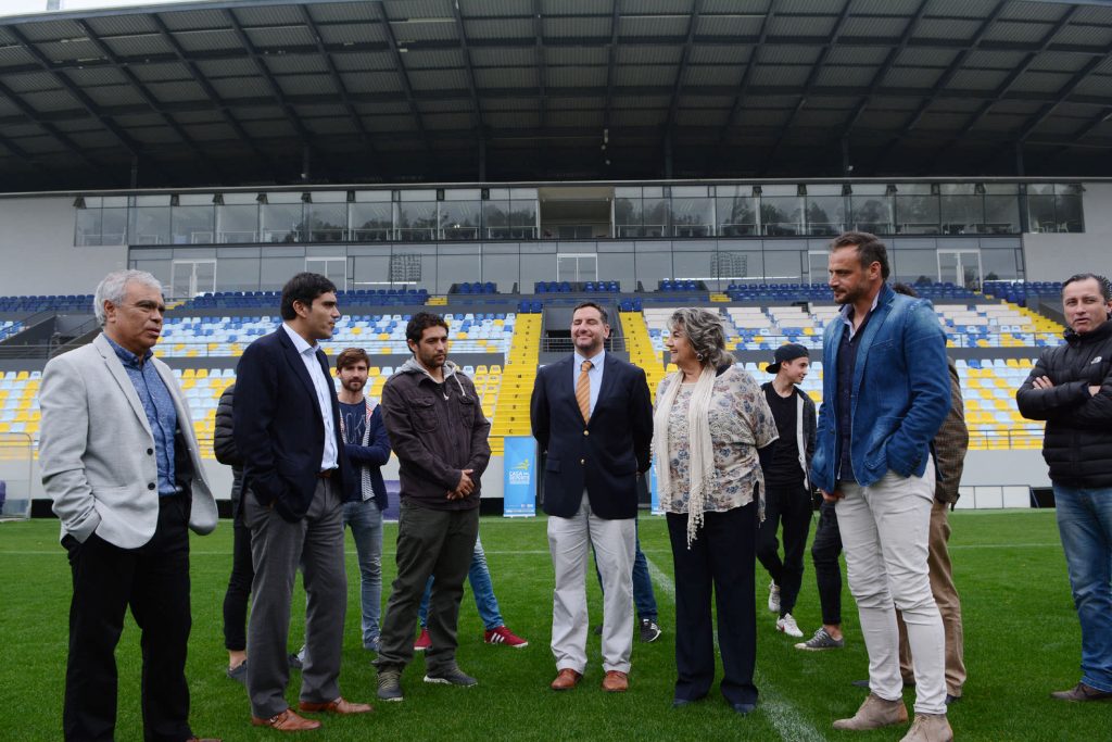 Imagen principal: Apoyo a plantel de Everton para serie final de ascenso entregó alcaldesa Virginia Reginato