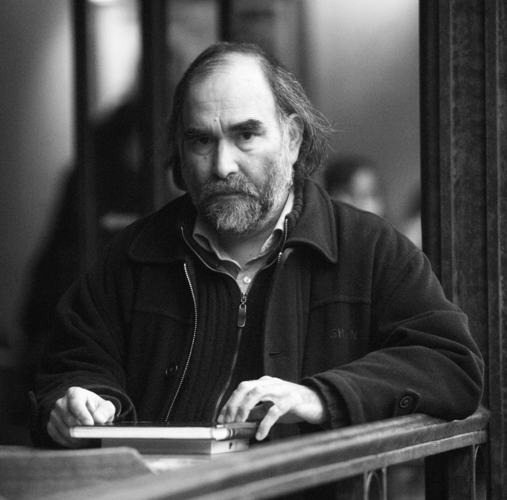 Imagen principal: Municipalidad de Viña del Mar invita a conversatorio con destacado cronista nacional Roberto Merino