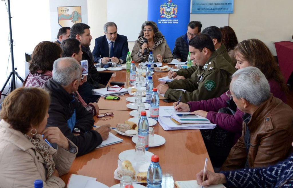 Imagen principal: Para abordar temas de seguridad alcaldesa Virginia Reginato se reunió con vecinos de El Olivar