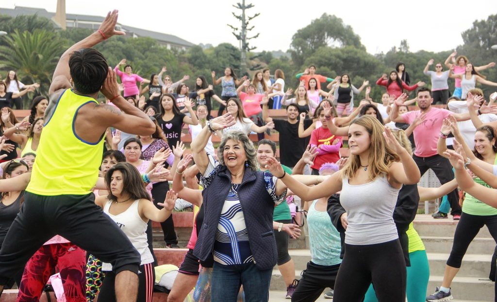 Imagen principal: Municipio de Viña del Mar invita a jornada de zumba en Reñaca