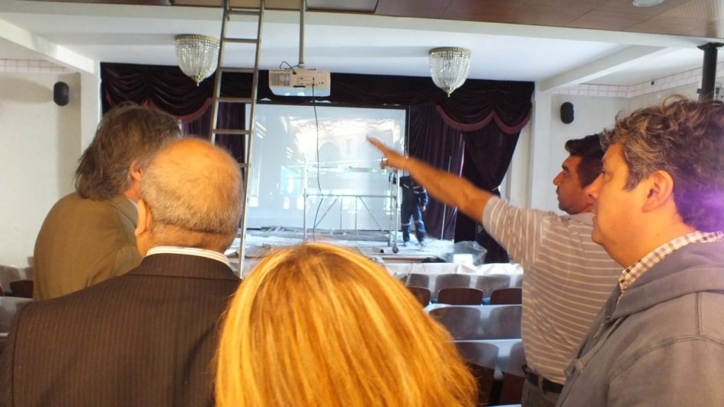 Imagen principal: Tradicional Sala Aldo Francia del restaurado Palacio Rioja cuenta con sistema audiovisual de última generación