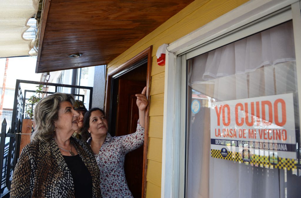 Imagen principal: Con alarmas comunitarias, vecinos de El Olivar se suman a la cruzada para  derrotar a la delincuencia en Viña del Mar