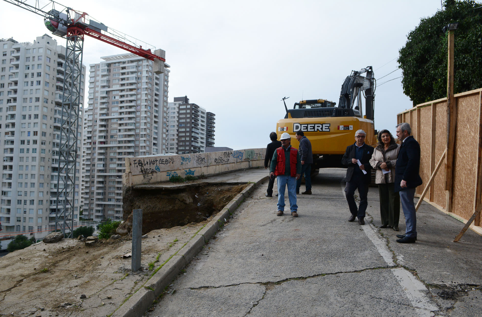 Subida Mackena tendrá reparación definitiva informó alcaldesa Virginia Reginato y el MOP