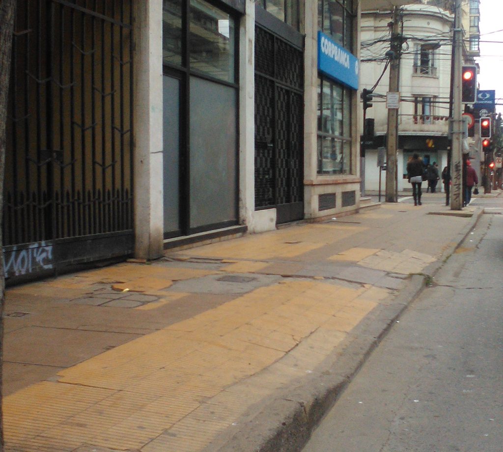 Imagen principal: Municipio de Viña del Mar repondrá aceras de calle Ecuador