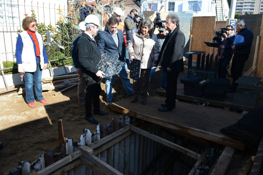 Imagen principal: Con nueva tecnología aumentan capacidad de pozos absorbentes para minimizar anegamientos por lluvias en Población Vergara