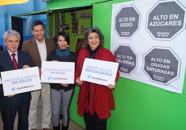Municipalidad de Viña del Mar y Seremi de Salud se unen para evitar consumo de productos  “ALTOS EN” en planteles educacionales