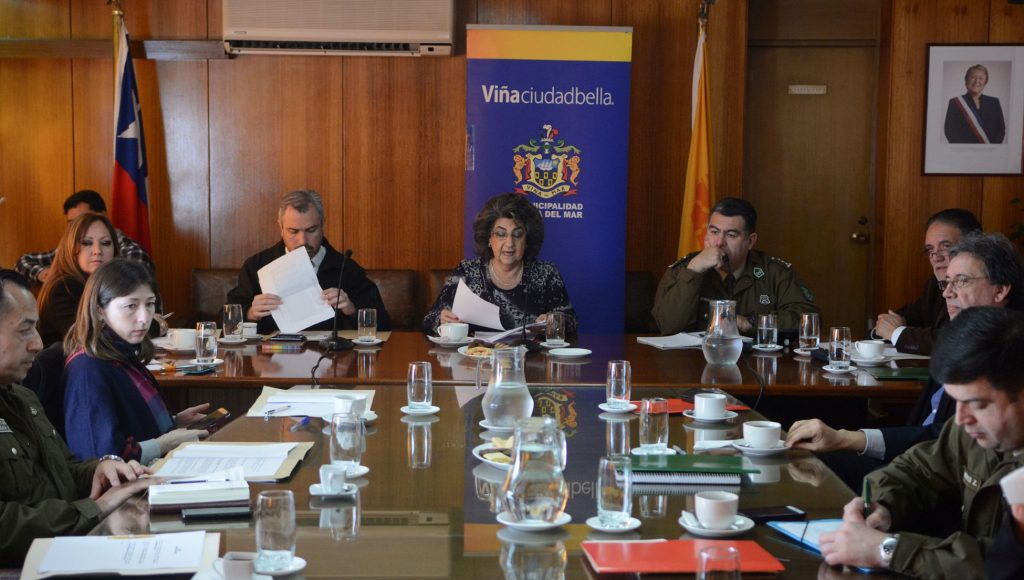 Imagen principal: Posibles medidas de seguridad para ruta Las Palmas fueron valoradas por alcaldesa Virginia Reginato