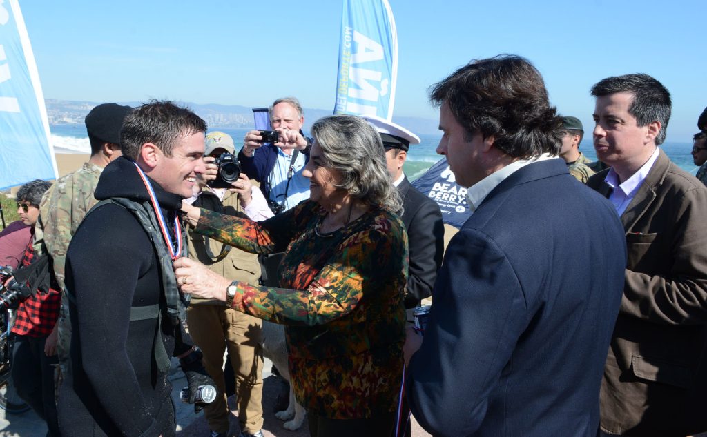 Imagen principal: Competencia extrema de buzos tácticos  de la Armada fue valorada como  nuevo atractivo para  Viña del Mar por alcaldesa Virginia Reginato