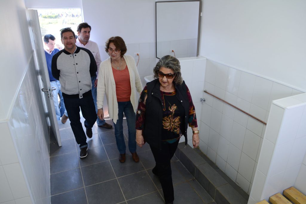 Imagen principal: Remodelación del Complejo Municipal El Maitén entregó alcaldesa Virginia Reginato