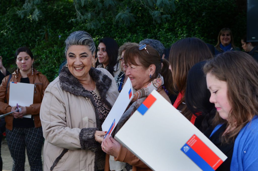 Imagen principal: 177 familias recibieron subsidios de parte de alcaldesa Virginia Reginato y Serviu