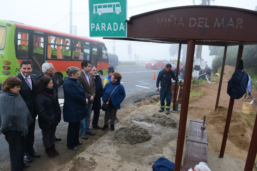 Imagen principal: Municipio  de  Viña del Mar incrementa medidas de seguridad vial en parada Deportes Recreo en Variante Agua Santa