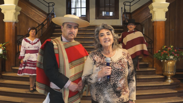 Alcaldesa Virginia Reginato enseña a bailar cueca con tutorial en redes sociales