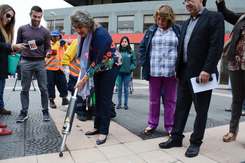 Imagen principal: Municipio de Viña del Mar implementa teconología para retiro de chicles desde las veredas