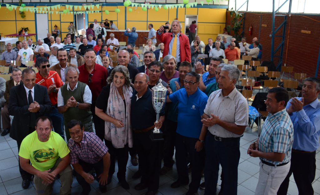 Imagen principal: Premiación de torneo de fútbol de personal en retiro de las FFAA,  Carabineros  y PDI fue encabezado por alcaldesa Virginia Reginato