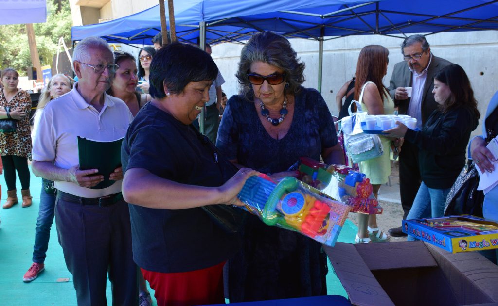 Imagen principal: Municipio de Viña del Mar inicia entrega de juguetes de Navidad a diversas organizaciones sociales