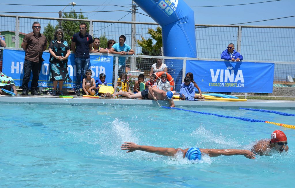 Imagen de la noticia: Alcaldesa Virginia Reginato, temporada piscinas