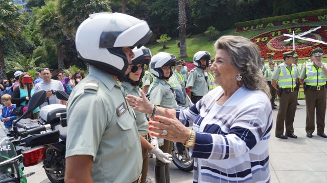 Dotación de carabineros que reforzará la seguridad en Viña del Mar, recepcionó alcaldesa Virginia Reginato