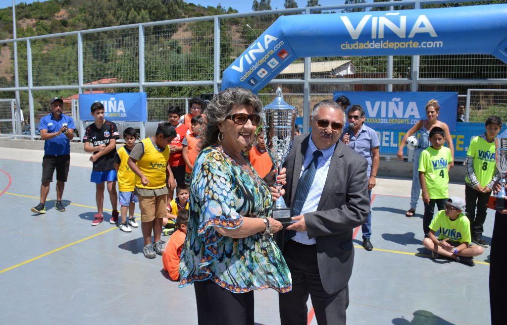 Imagen principal: Nueva multicancha en Villa Hermosa fue inaugurada por la alcaldesa Virginia Reginato