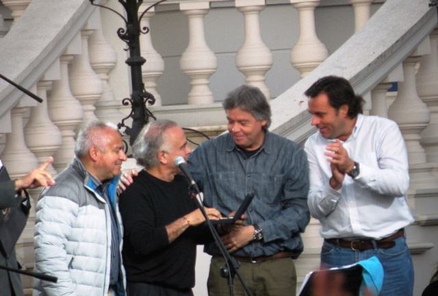 Más de mil personas cantaron junto a los éxitos de Fernando Ubiergo en un concierto inolvidable en Viña del Mar