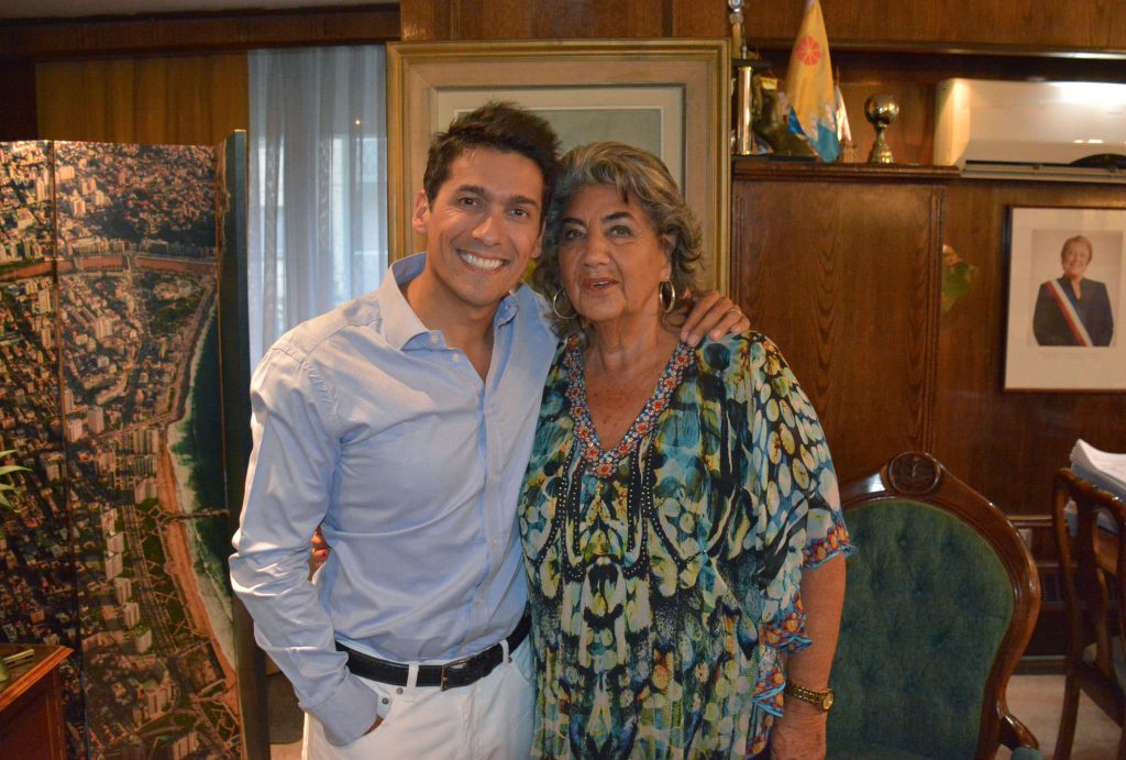 Imagen principal: Con visita de Rafael Araneda a niños de  escuela de fútbol se iniciaron actividades sociales  por el Festival Viña 2017