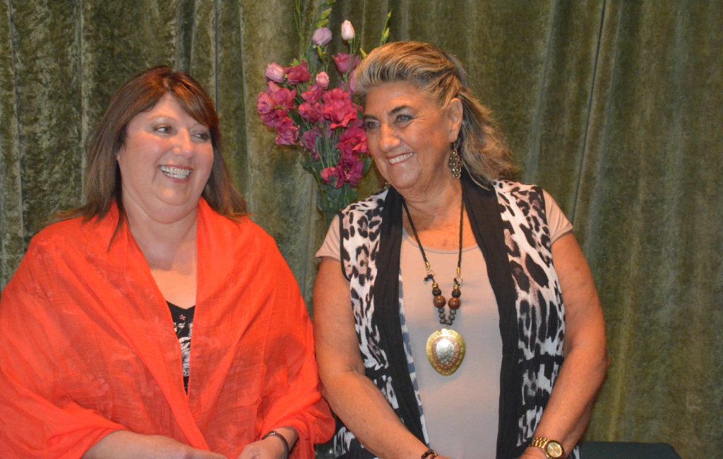 Imagen principal: Alcaldesa Virginia Reginato  deseó suerte a jurado popular del Festival Viña 2017