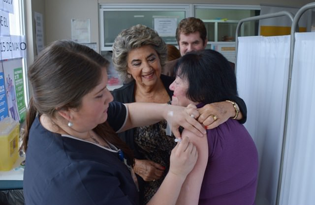 ​  75 mil personas se espera vacunar contra la influenza en Viña del Mar informó alcaldesa Virginia Reginato