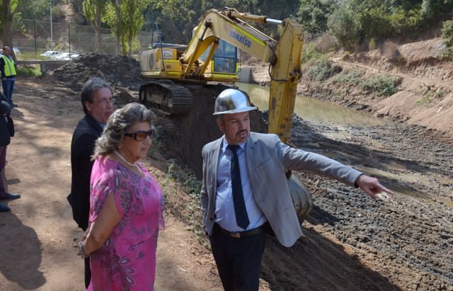 Nuevo tranque desarenador en Forestal fue inspeccionado por alcaldesa Virginia Reginato y Seremi  MOP