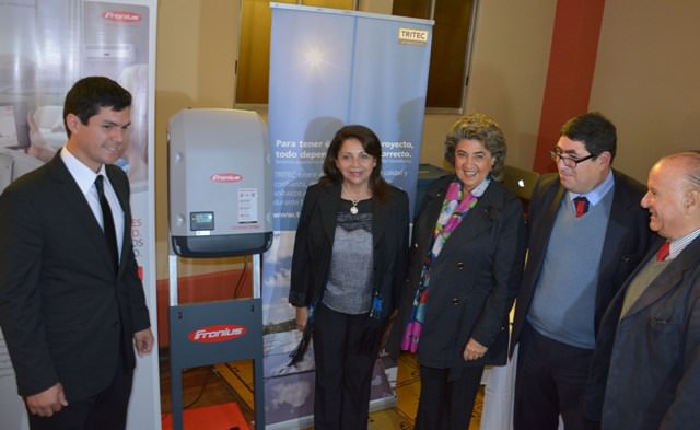 Utilización de energía 100% sustentable por parte de colegio viñamarino fue destacado por alcaldesa Virginia Reginato