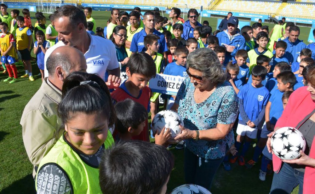 Imagen principal: Municipalidad de Viña del Mar abre 14 escuelas de fútbol gratuitas para niños de diferentes sectores de la comuna