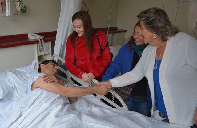 Con visita a hospitalizados por accidentes o patologías laborales, alcaldesa Virginia Reginato, saludo a trabajadores en su día