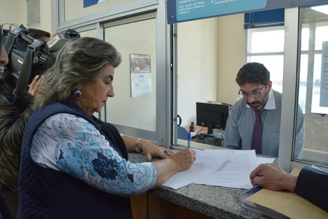 Querella en contra de responsables de tiroteo en centro de Viña del Mar , presentó alcaldesa Virginia Reginato