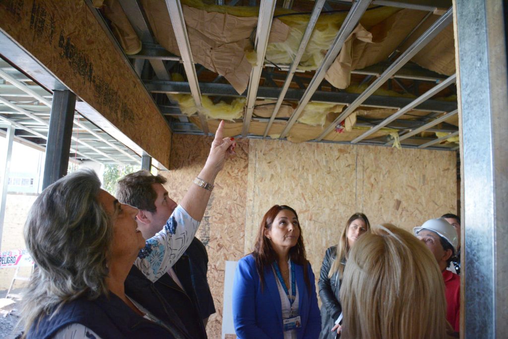 Imagen principal: Obras de ampliación de Cecosf de Santa Julia fueron inspeccionadas por alcaldesa Virginia Reginato