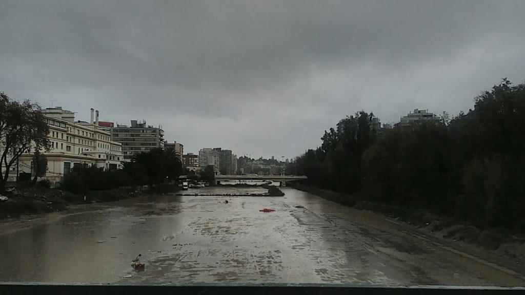 Imagen principal: Viña del Mar resiste  de manera adecuada intenso sistema frontal