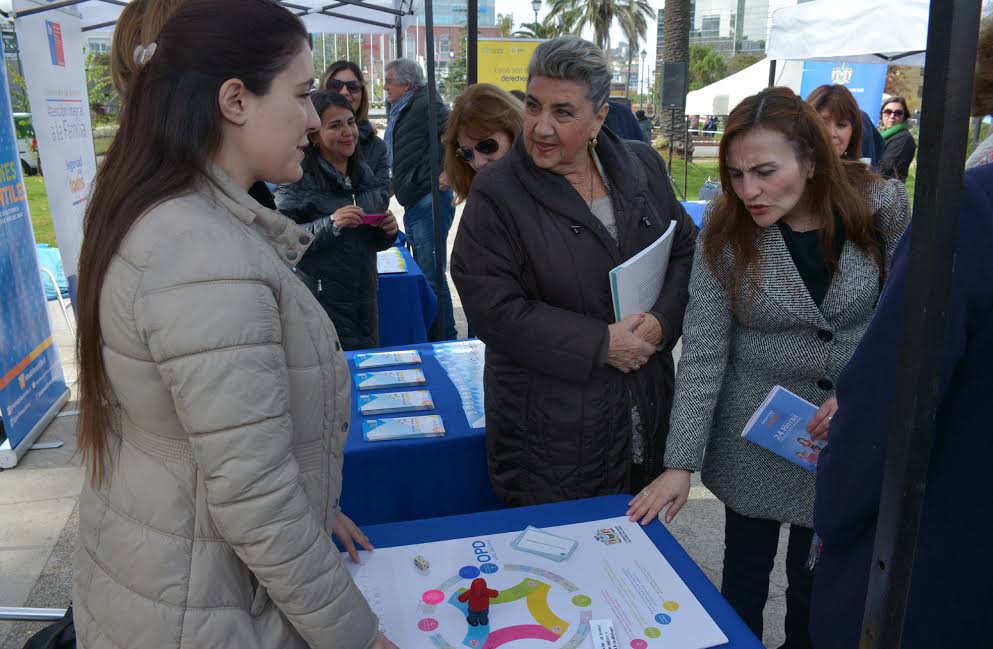 Con muestra informativa Municipalidad de Viña del Mar adhirió a la conmemoración del día Mundial contra el trabajo infantil