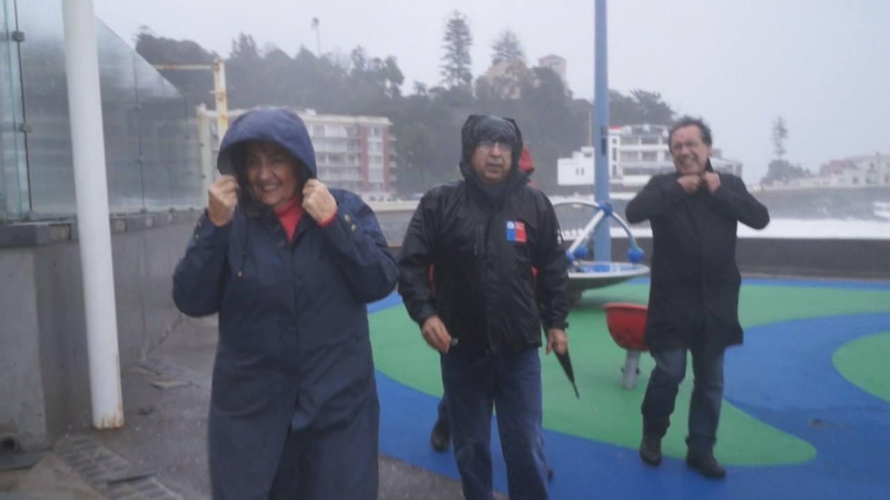 Municipio de Viña del Mar realizó balance y activó plan de contingencia por intenso sistema frontal y marejadas anormales