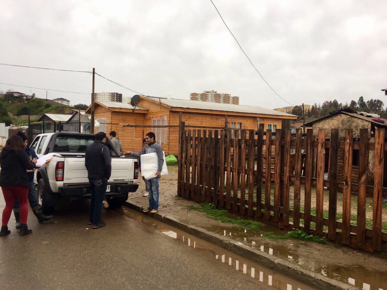 MUNICIPALIDAD COMENZÓ ENTREGA DE AYUDA SOCIAL A FAMILIAS AFECTADAS POR LLUVIAS